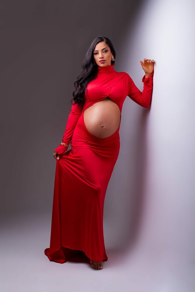 Vestido Vermelho -  Abertura na Barriga